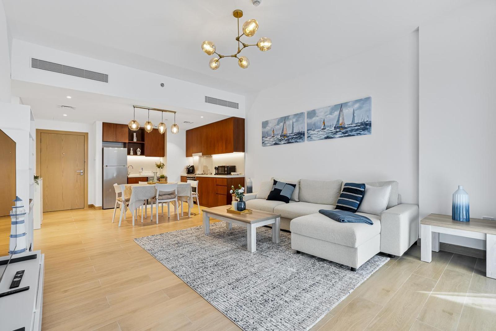 Port De La View 1br With Private Access Apartment