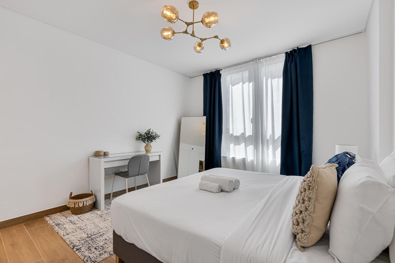 Port De La View 1br With Private Access Apartment Dubai